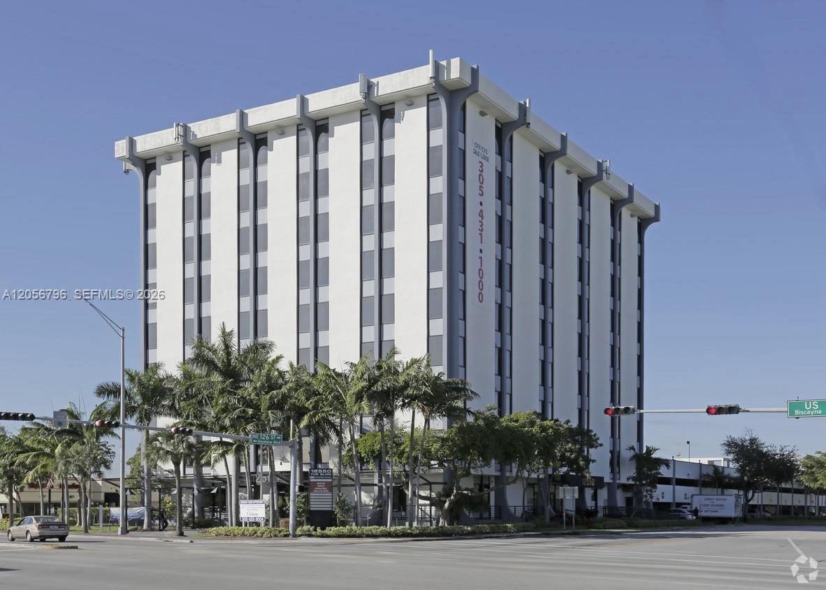 12550 Biscayne Boulevard 403, North Miami, FL 33181 photo 2