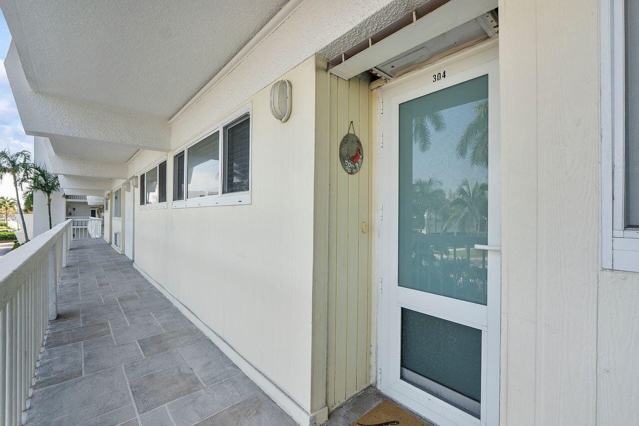 500 SE 21st Avenue 304, Deerfield Beach, FL 33441 photo 13