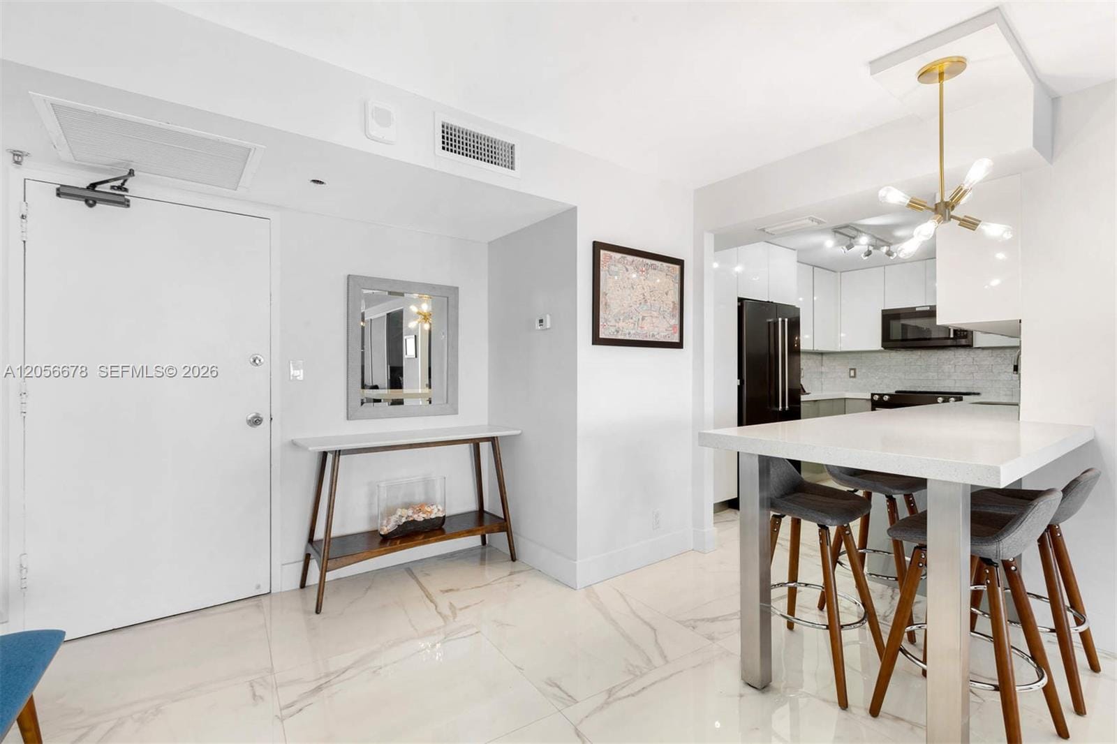 6039 Collins Avenue 1527, Miami Beach, FL 33140 photo 9