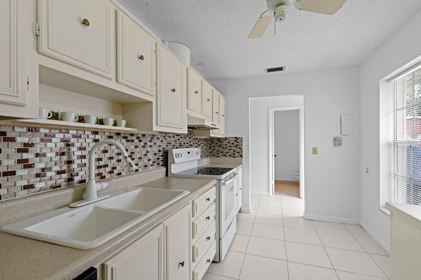 315 Cape Cod Circle B — photo 6