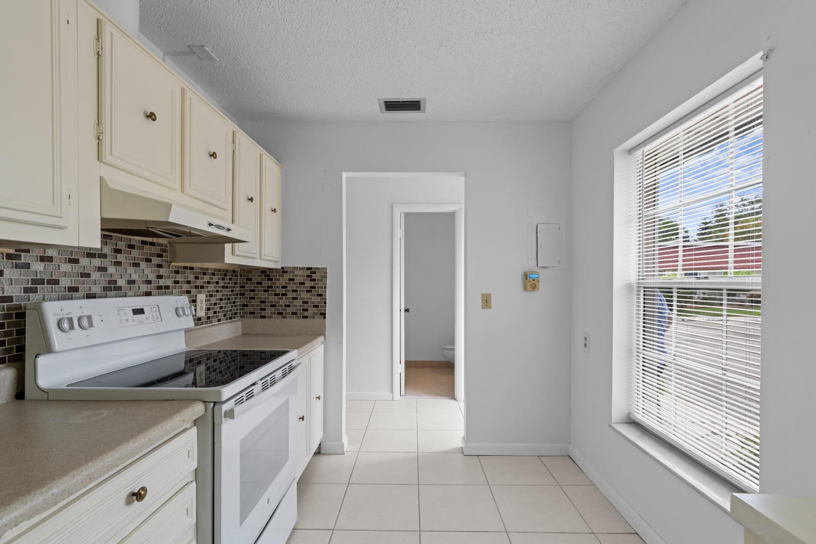 315 Cape Cod Circle B — photo 7