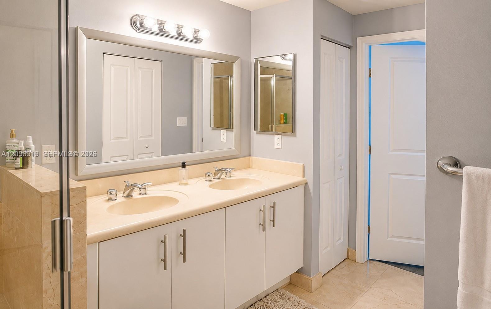 7900 Harbor Island Drive 705 — photo 6