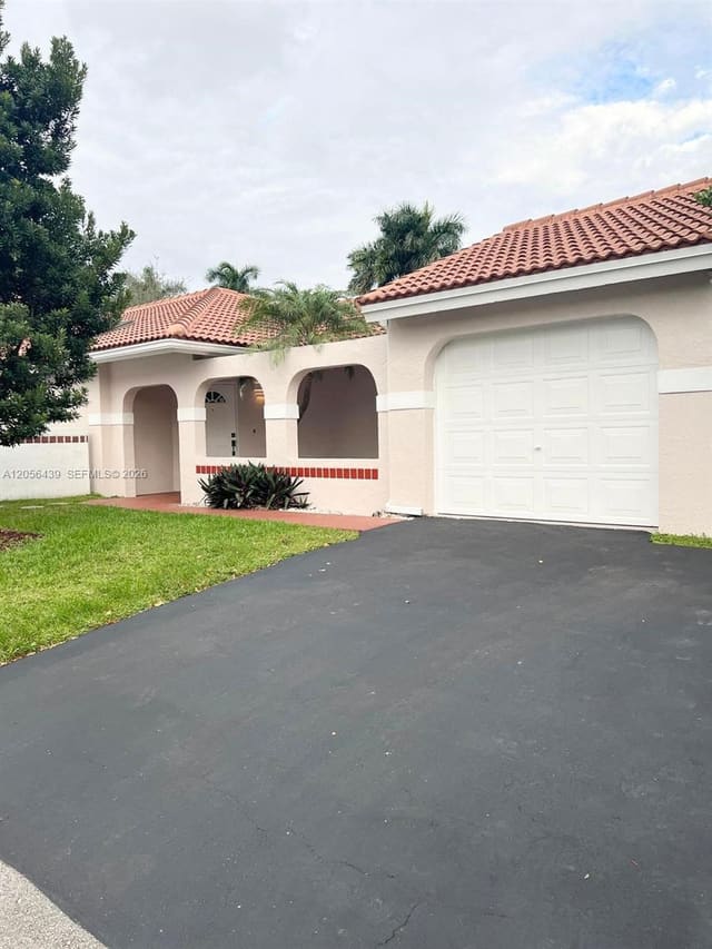 1285 Seagrape Circle, Weston, FL 33326
