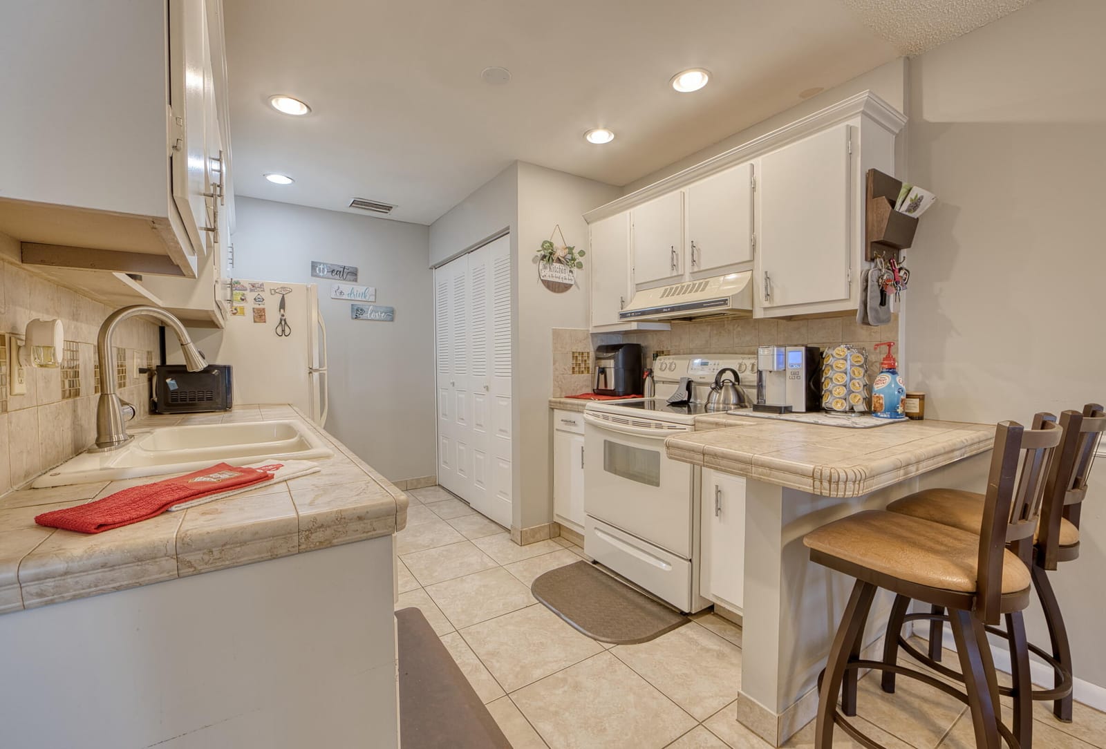5037 ALFRED Drive — photo 11