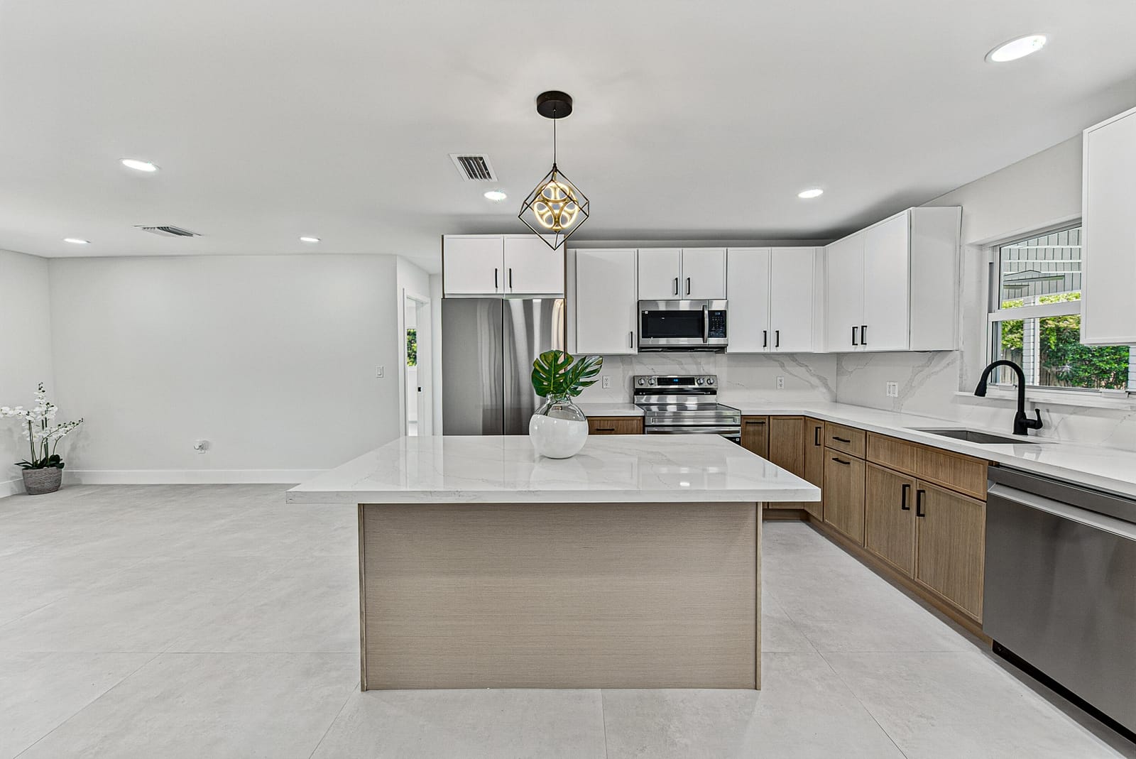 350 NE 42ND Street, Oakland Park, FL 33334 photo 13