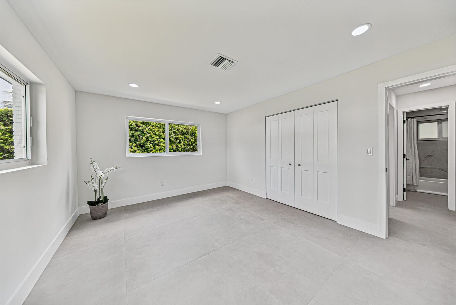 350 NE 42ND Street, Oakland Park, FL 33334 photo 21