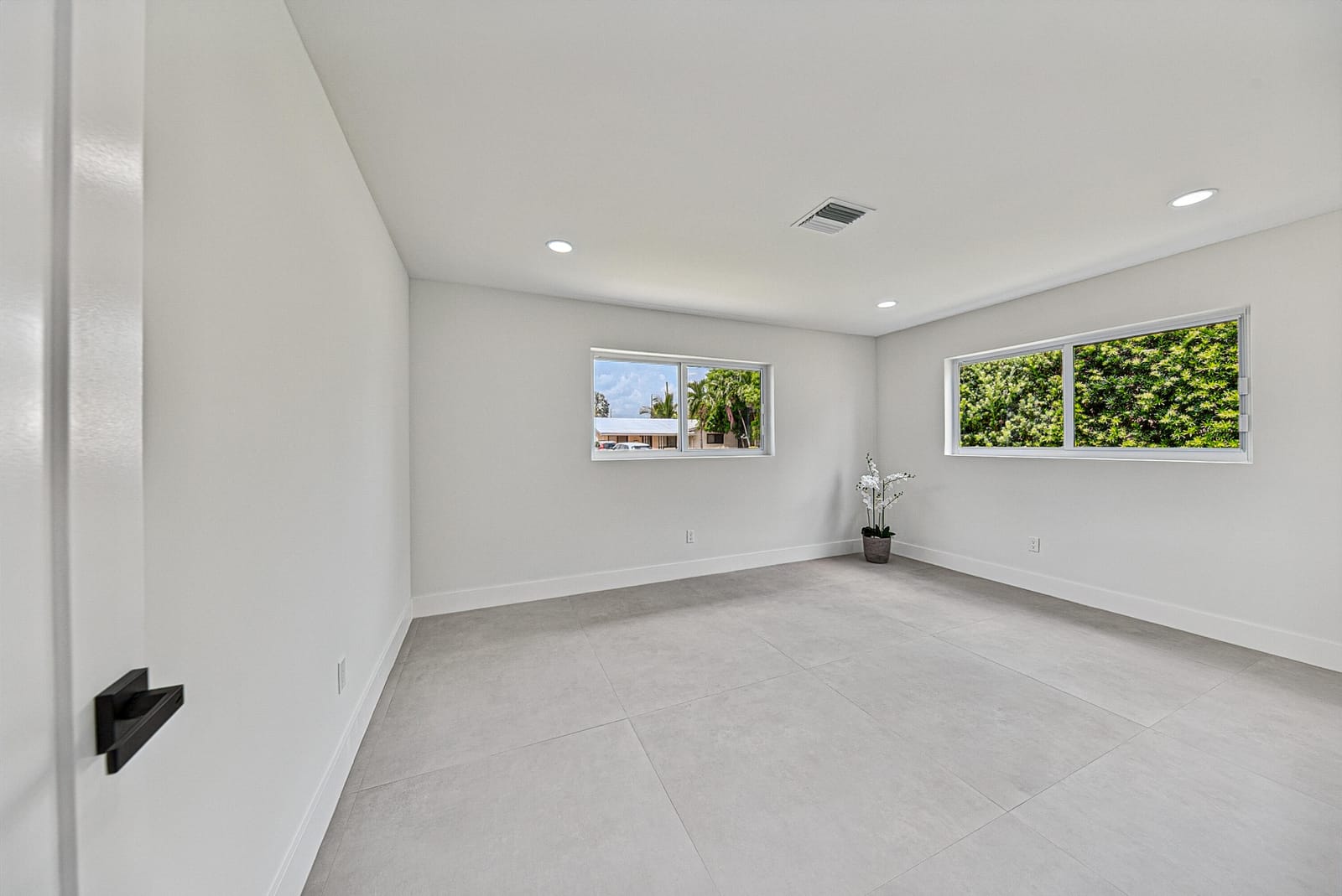 350 NE 42ND Street, Oakland Park, FL 33334 photo 22