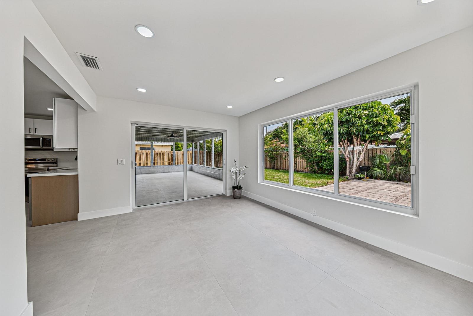 350 NE 42ND Street, Oakland Park, FL 33334 photo 4