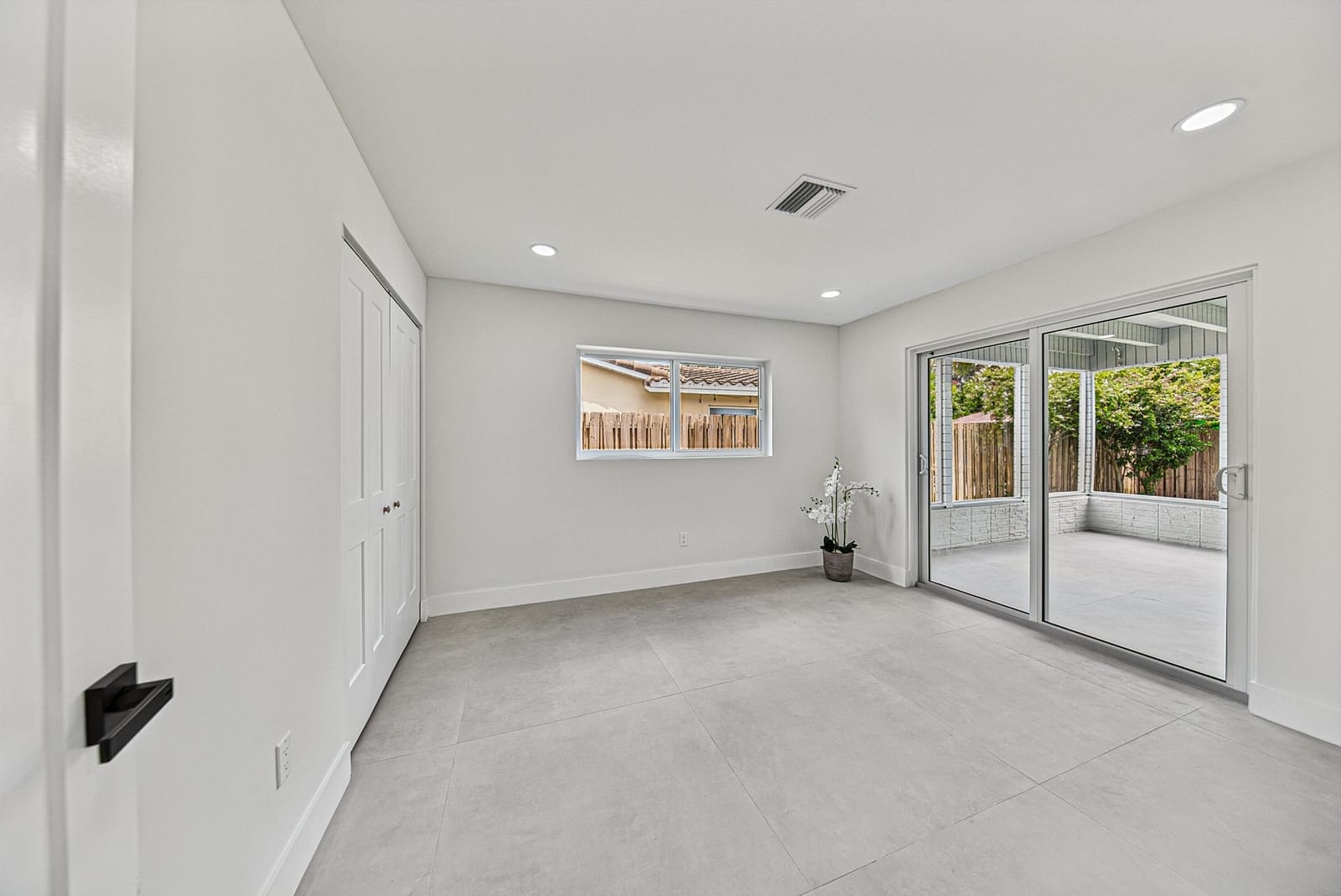 350 NE 42ND Street, Oakland Park, FL 33334 photo 5