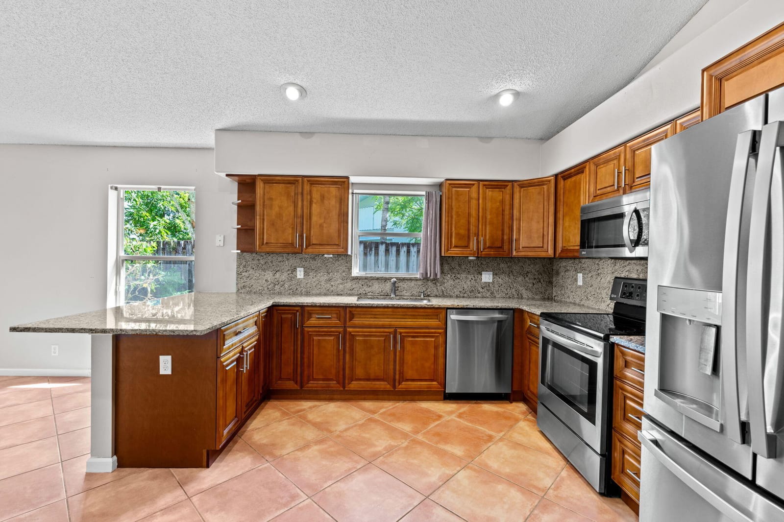 125 Saratoga Boulevard E — photo 11
