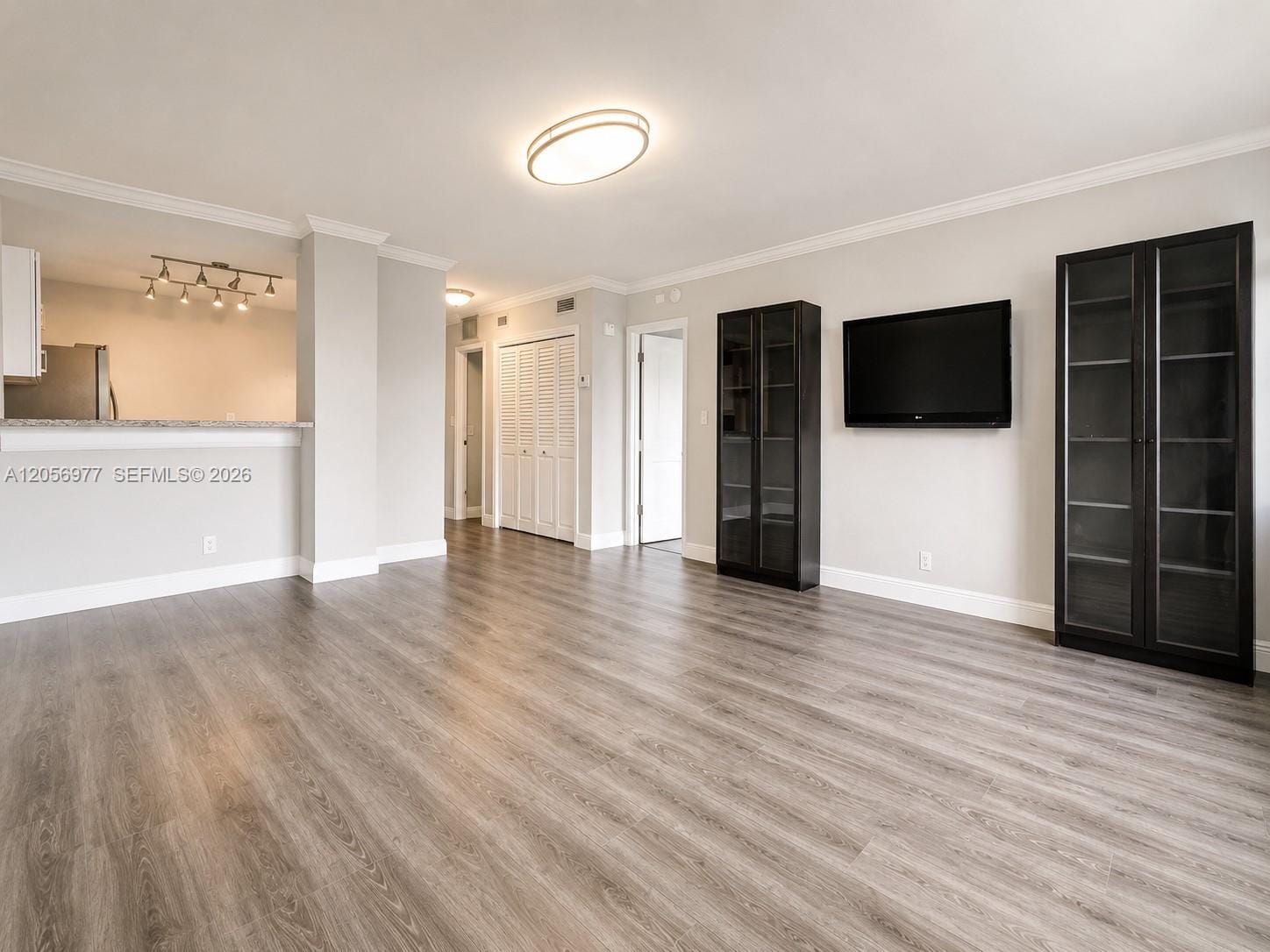 1881 Middle River Drive 604 — photo 3