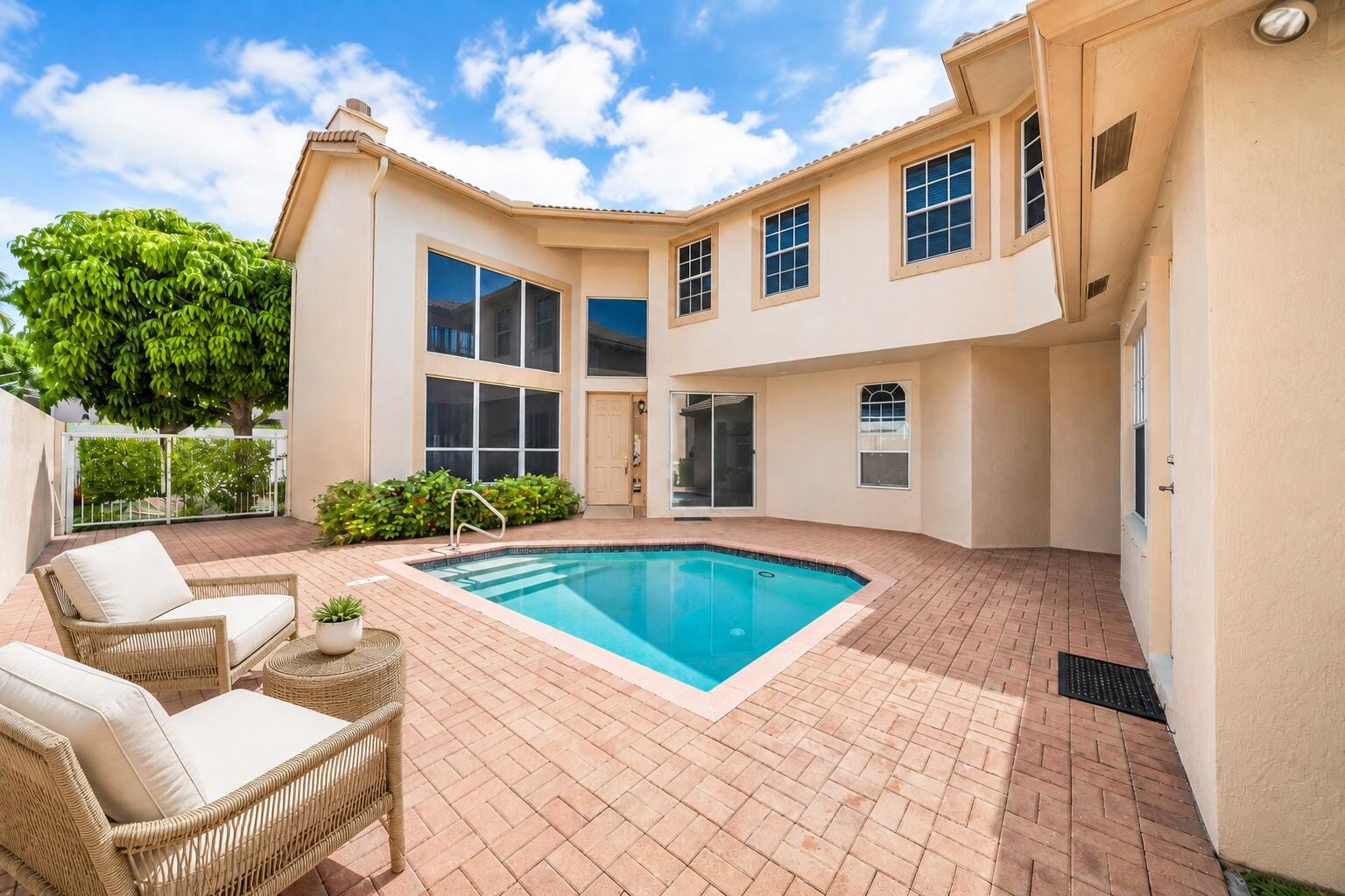 4831 S Classical Boulevard, Delray Beach, FL 33445 photo 2