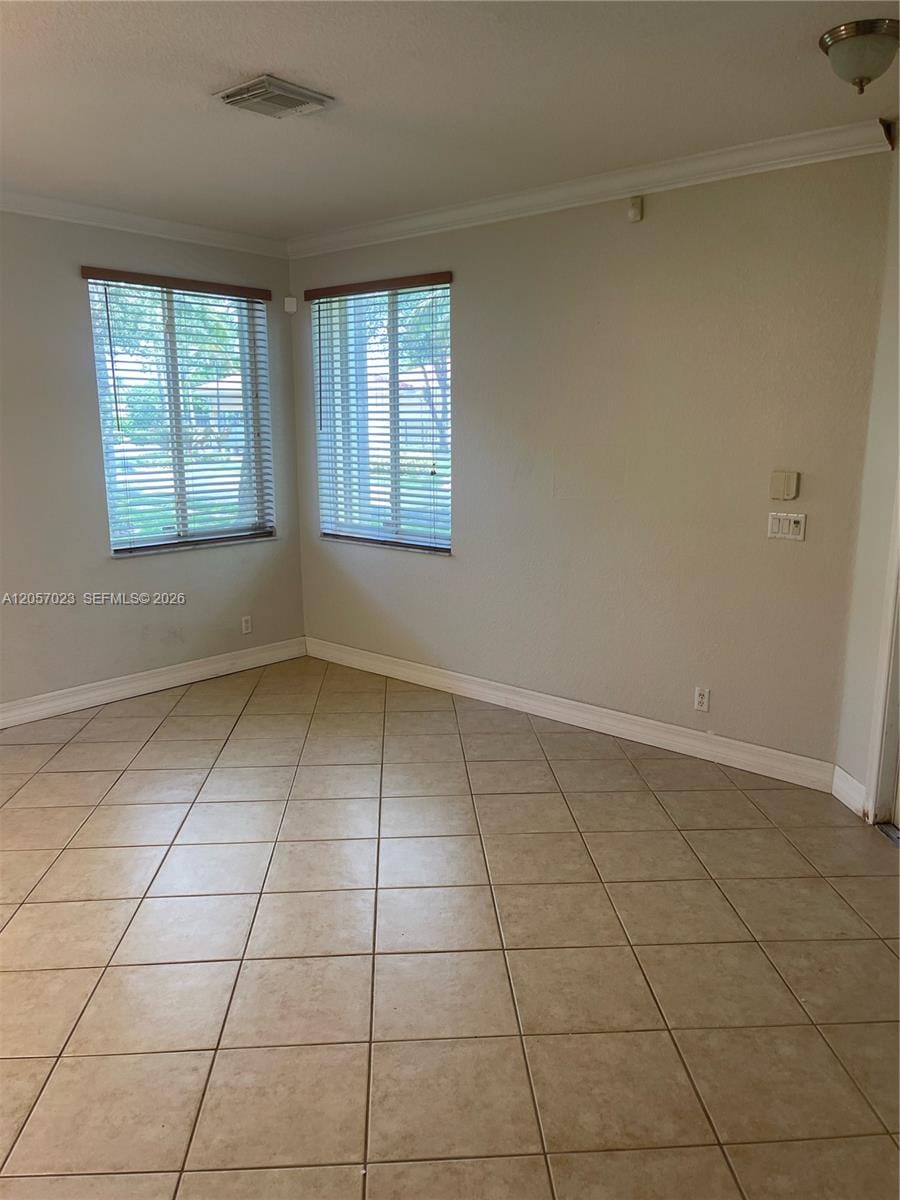 2847 S Evergreen Circle 2847 — photo 2