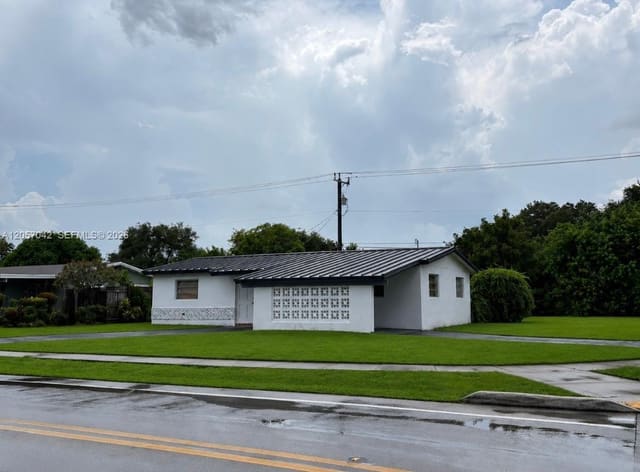 2581 NW 47th Avenue, Lauderhill, FL 33313
