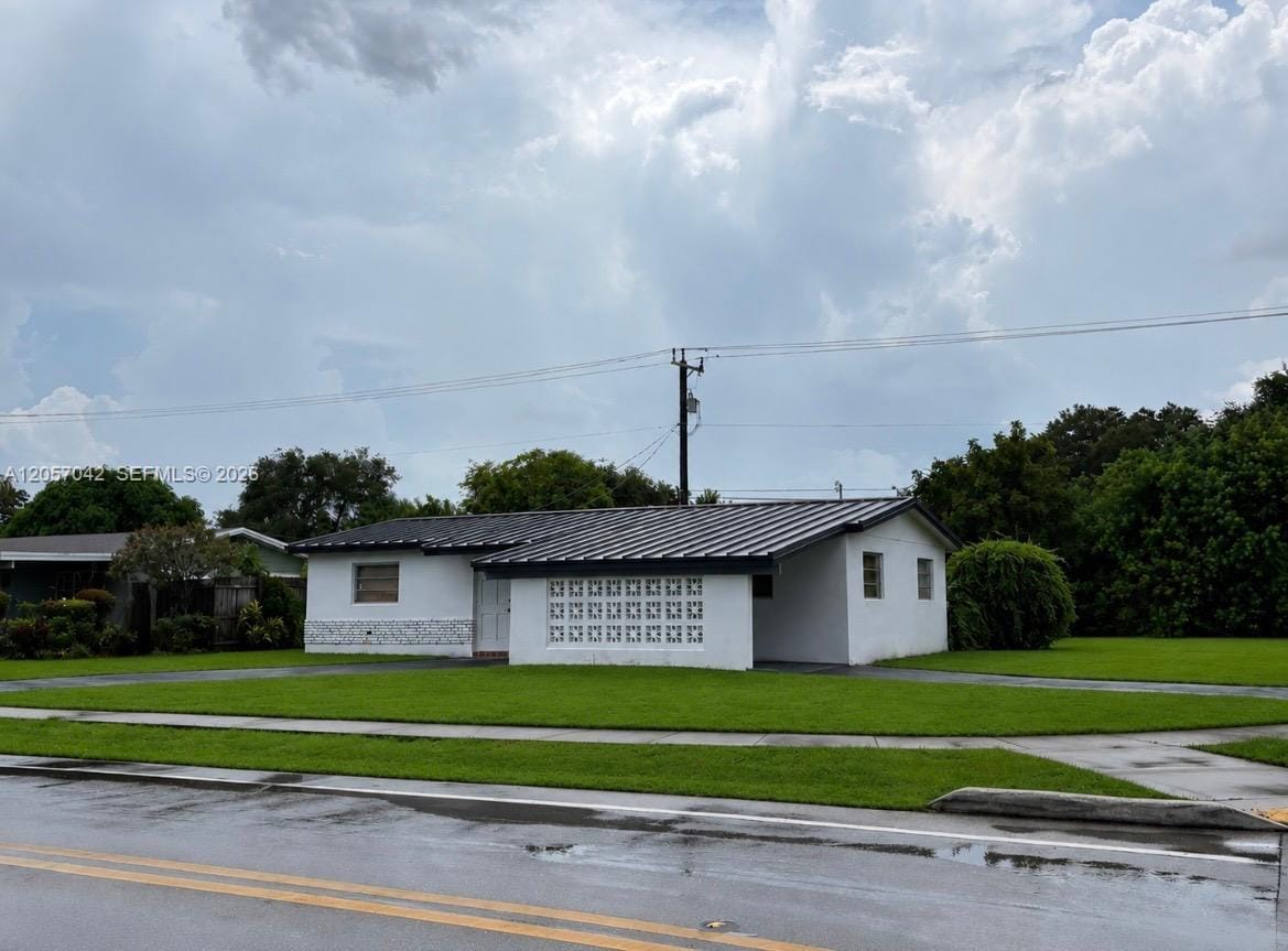 2581 NW 47th Avenue, Lauderhill, FL 33313
