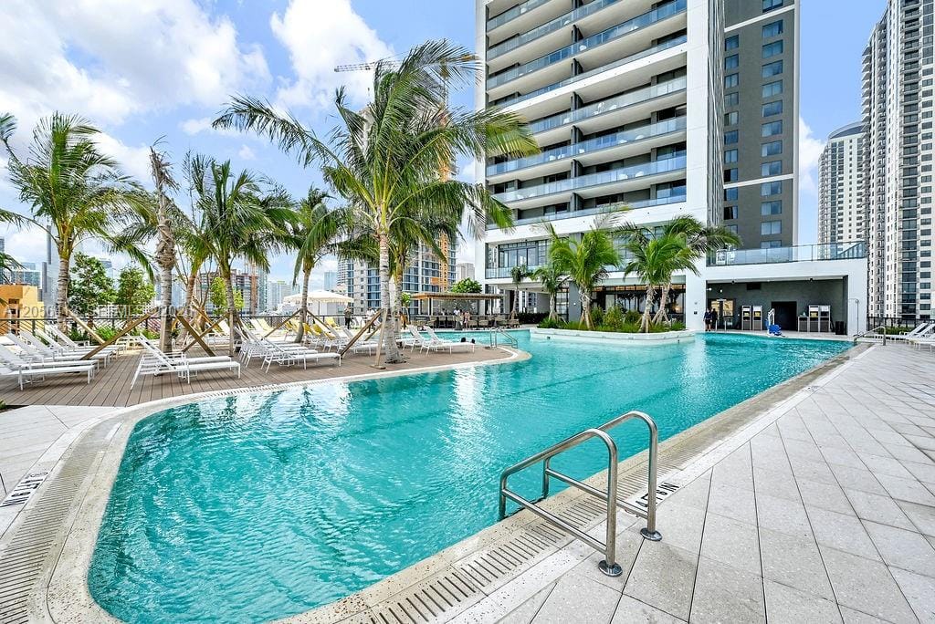 159 NE 6th Street 2610, Miami, FL 33132 photo 30