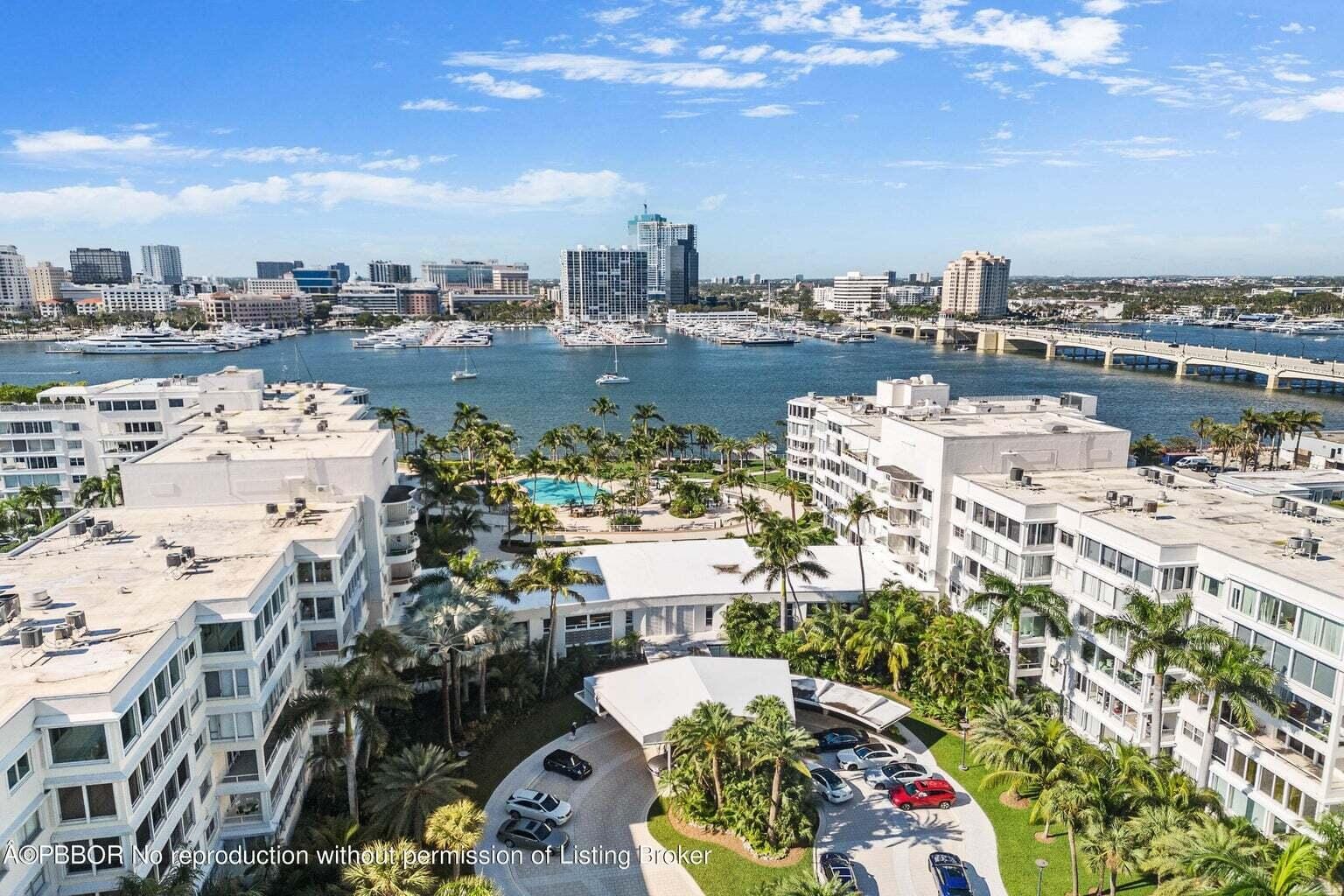 44 Cocoanut Row 222b