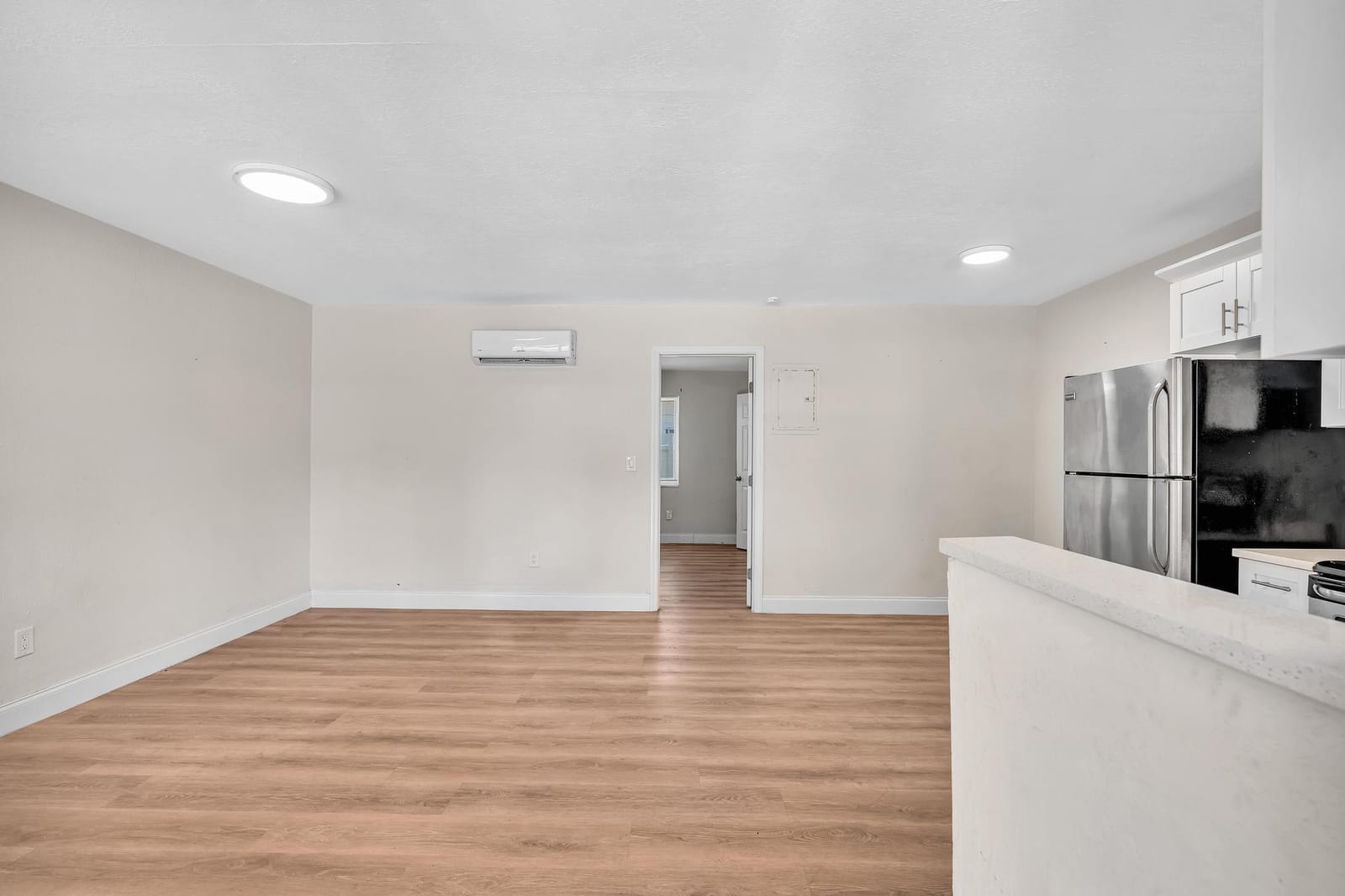 800 MOFFETT Street 3 — photo 2