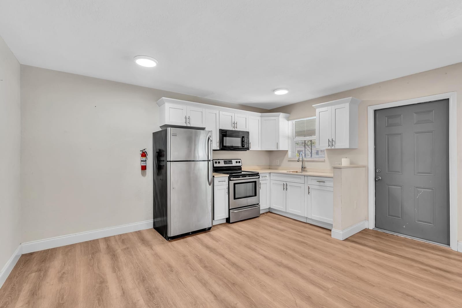 800 MOFFETT Street 3 — photo 9