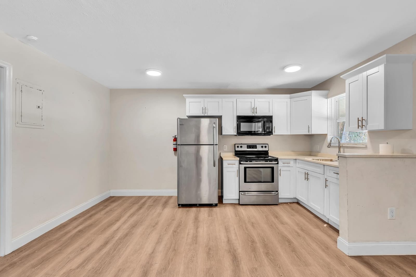 800 MOFFETT Street 3 — photo 10