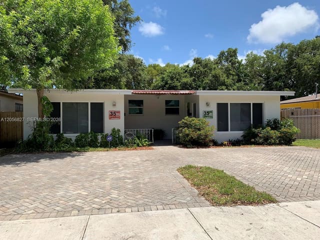 35 SW 8th Street 1, Hallandale Beach, FL 33009