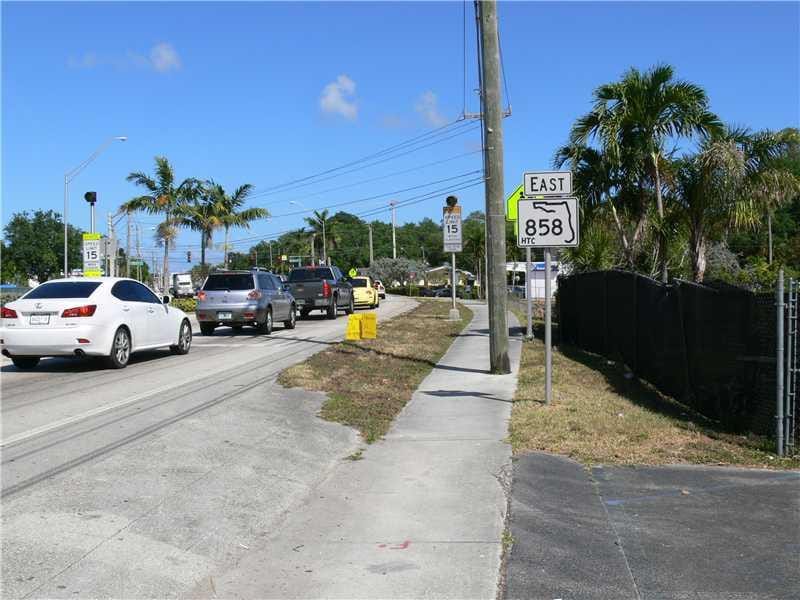41 WILLIAMS Road, West Park, FL 33023