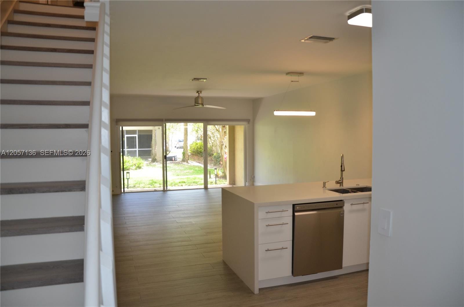 351 SW 121st Avenue — photo 4