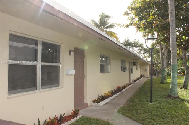 334 SW 2nd Court 1, Pompano Beach, FL 33060