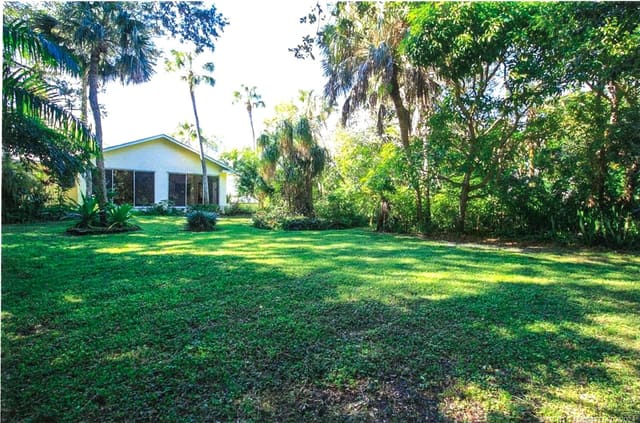 22 N Via Lucindia, Lucindia, Sewalls Point, FL