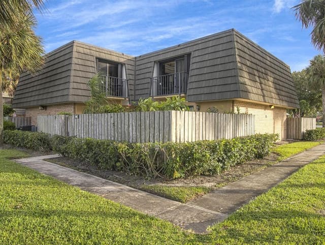 1010 10TH Way, Village Of Sandalwood Lakes, West Palm Beach, FL
