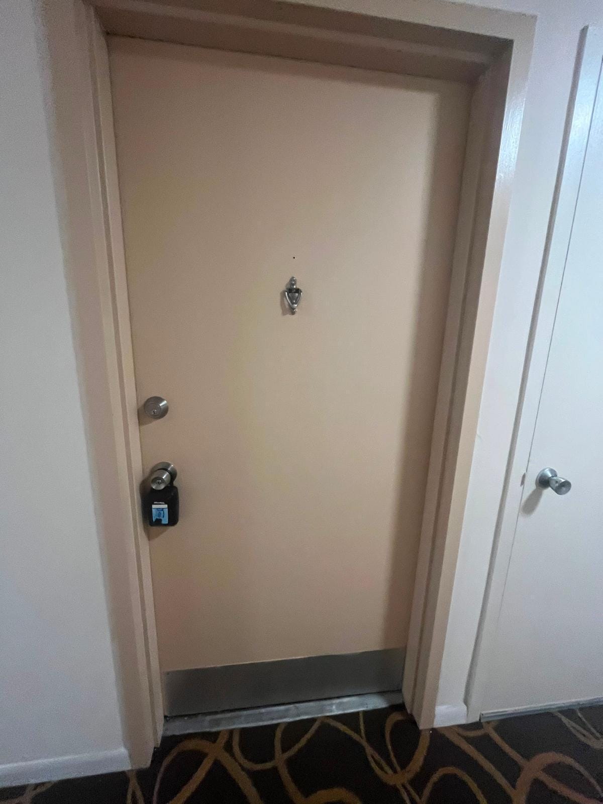 480 EXECUTIVE CENTER Drive 2F — photo 2