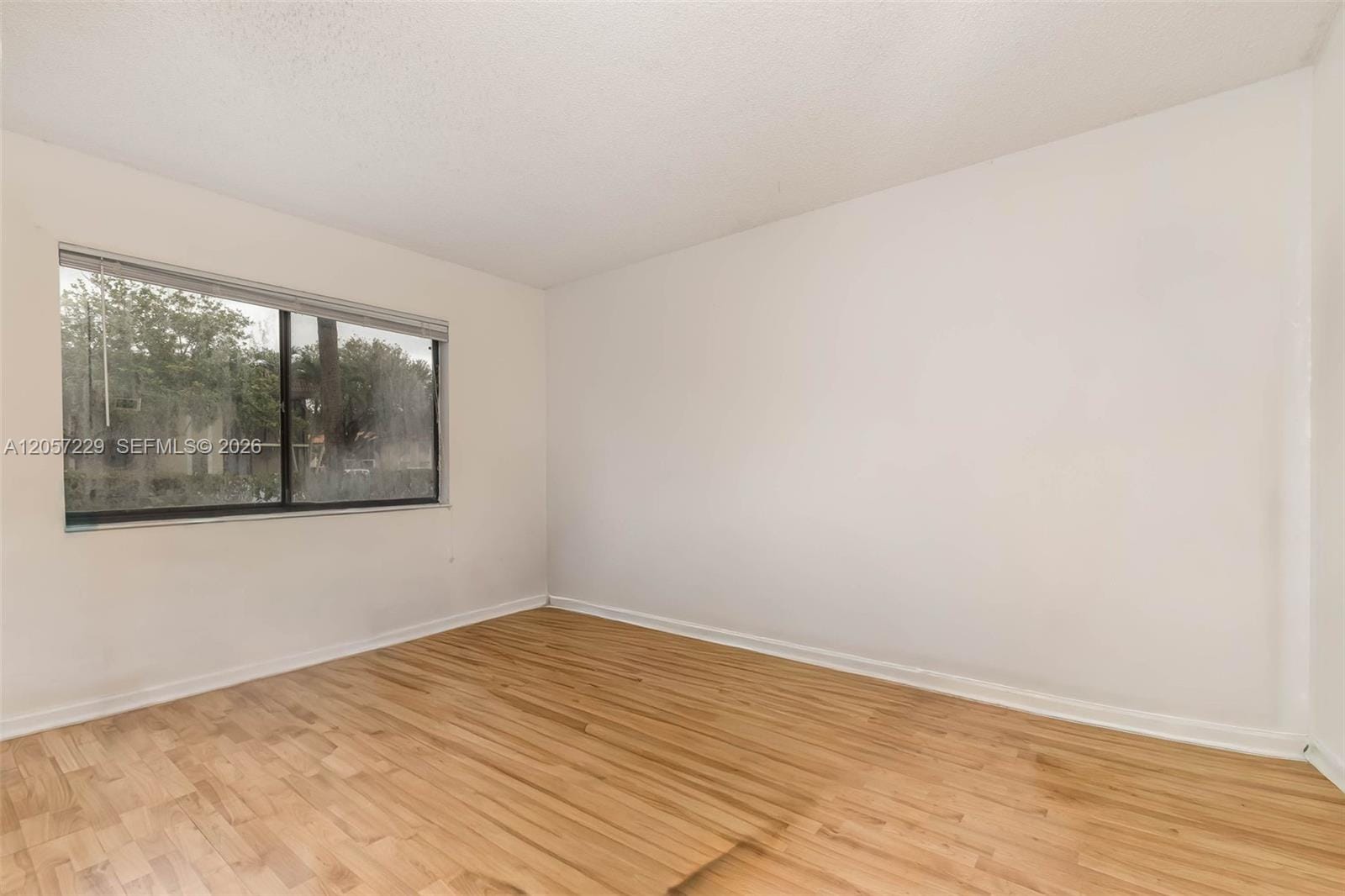 325 Lakeview Drive 102 — photo 8