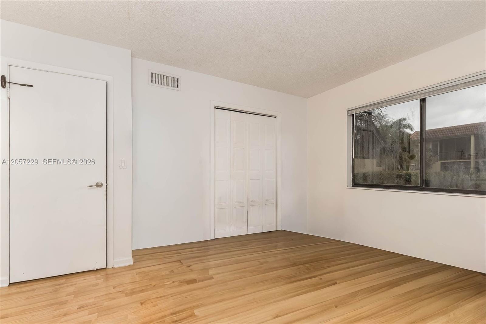 325 Lakeview Drive 102 — photo 9