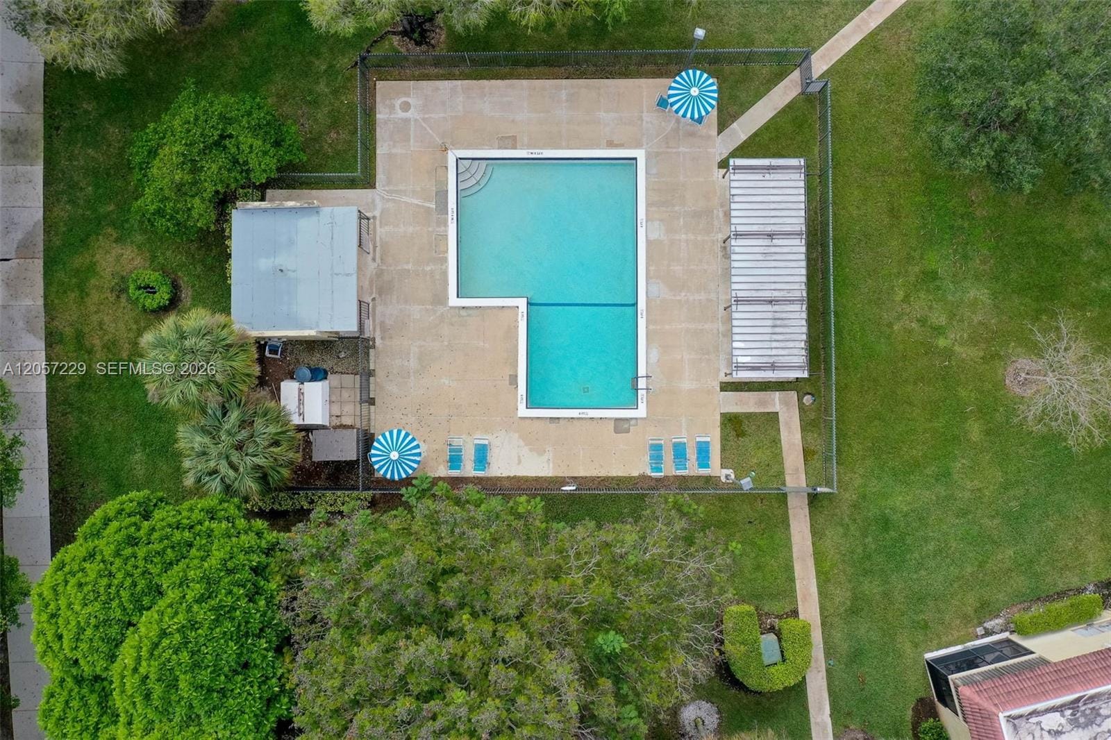 325 Lakeview Drive 102, Weston, FL 33326 photo 17