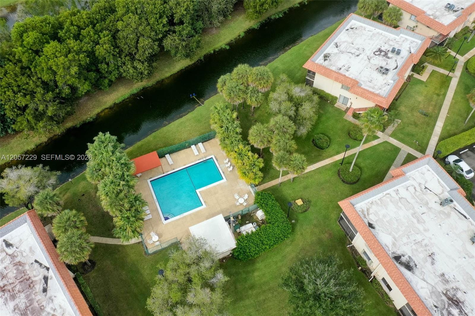 325 Lakeview Drive 102, Weston, FL 33326 photo 18