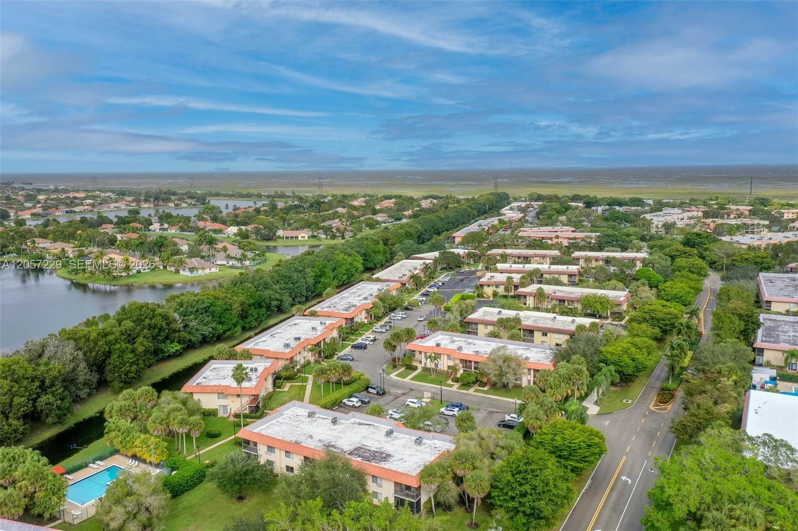 325 Lakeview Drive 102, Weston, FL 33326 photo 22