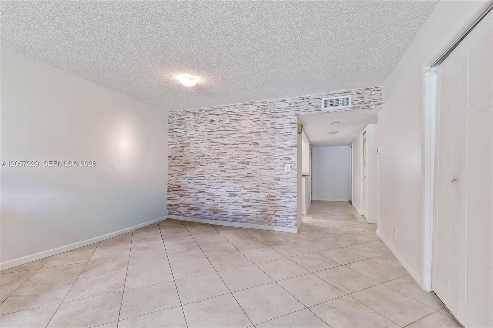325 Lakeview Drive 102 — photo 5