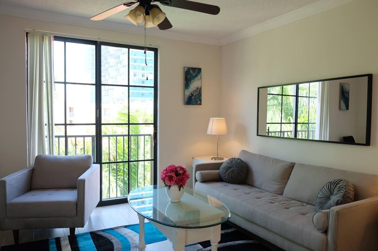 720 S Sapodilla Avenue 514, West Palm Beach, FL 33401 photo 3