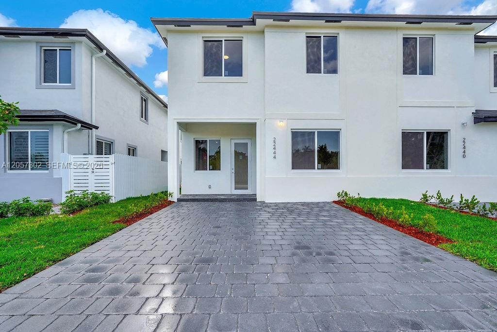 22555 SW 125th Avenue 13A, Miami, FL 33170