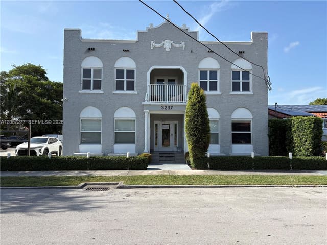 3237 SW 4th Street 14, Miami, FL 33135