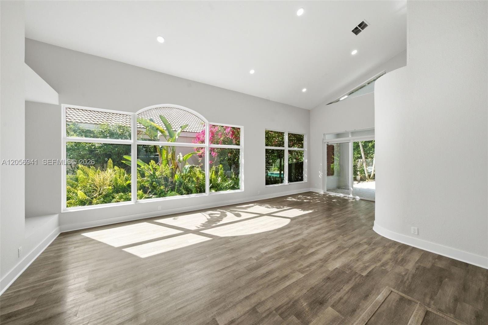 11070 Minneapolis Drive — photo 4