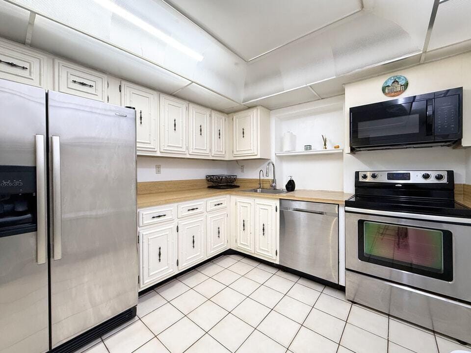800 Parkview Drive 823 — photo 11