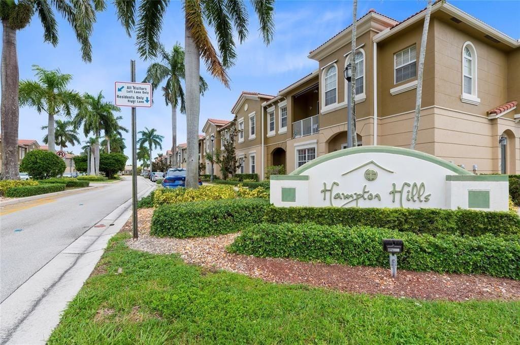 5754 HAMPTON HILLS Boulevard 5754, Tamarac, FL 33321 photo 1