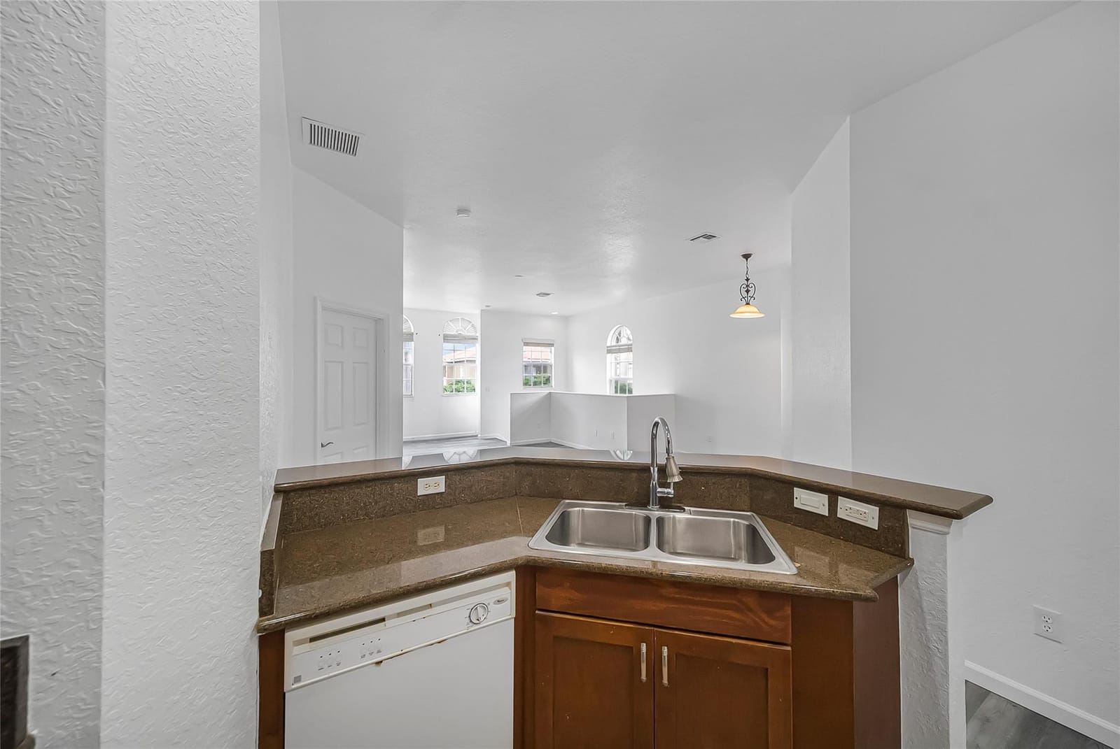 5754 HAMPTON HILLS Boulevard 5754, Tamarac, FL 33321 photo 6