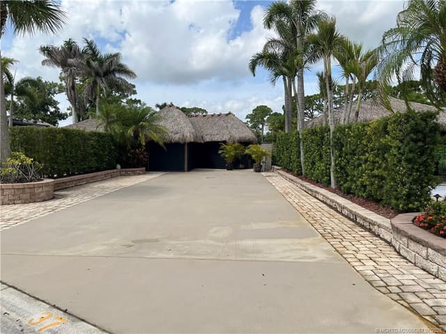 37 NW Boundary Drive, Port St. Lucie, FL 34986