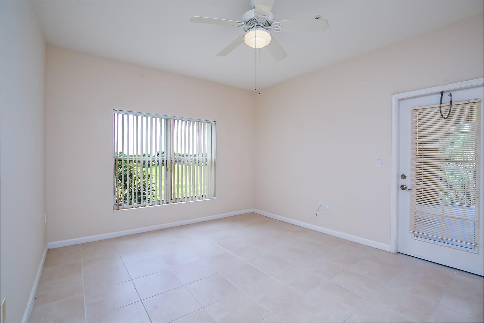 5015 Fairways Circle 305 — photo 11
