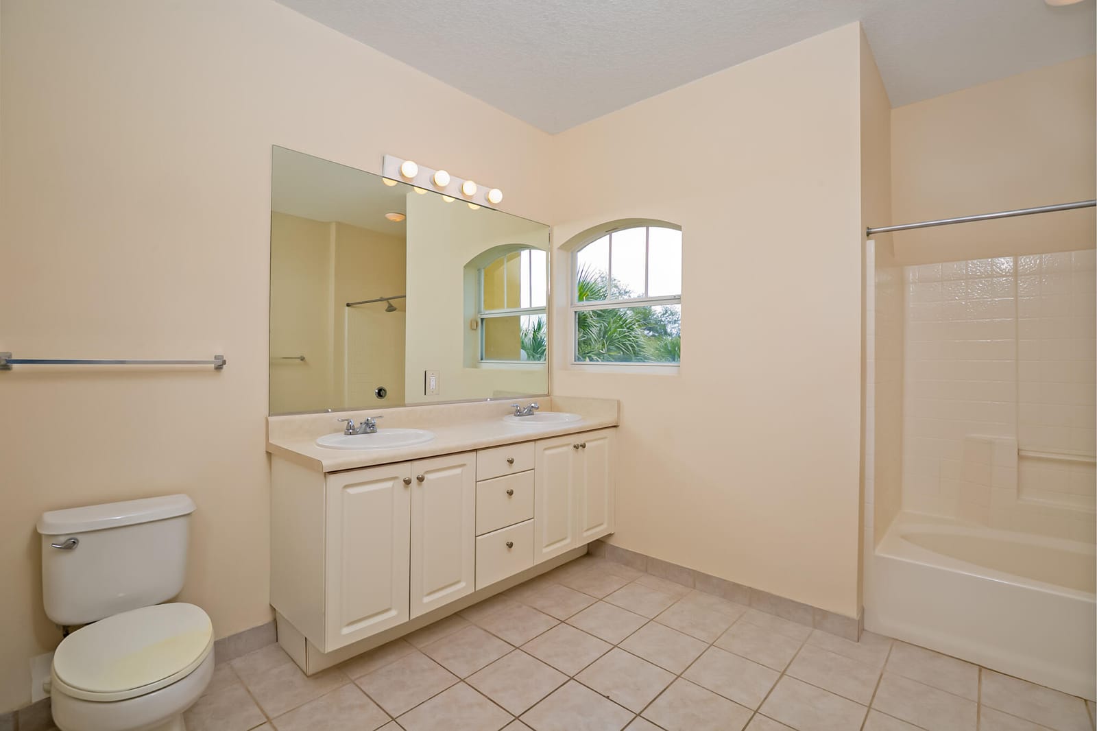 5015 Fairways Circle 305, Vero Beach, FL 32967 photo 13