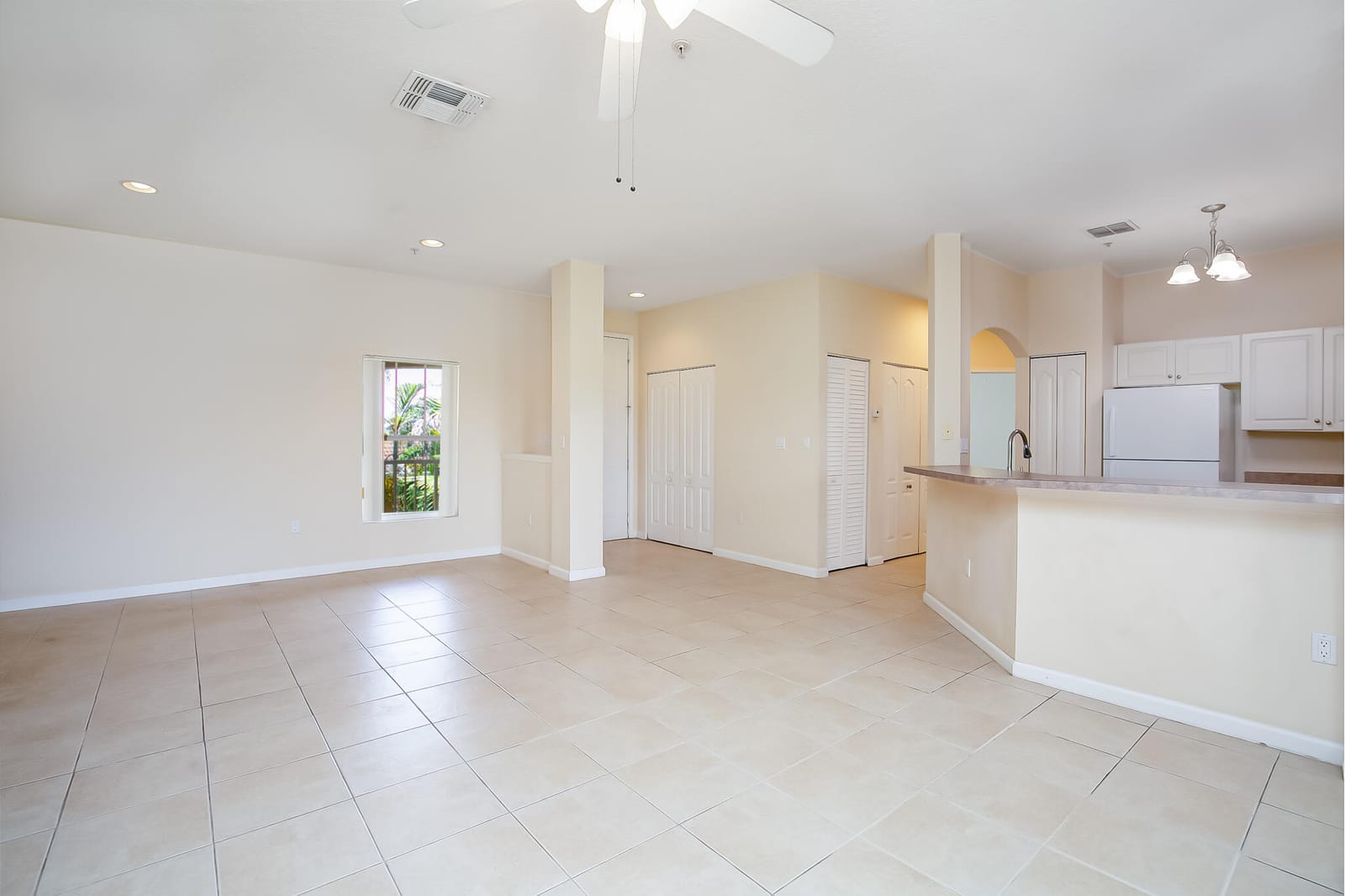 5015 Fairways Circle 305 — photo 4