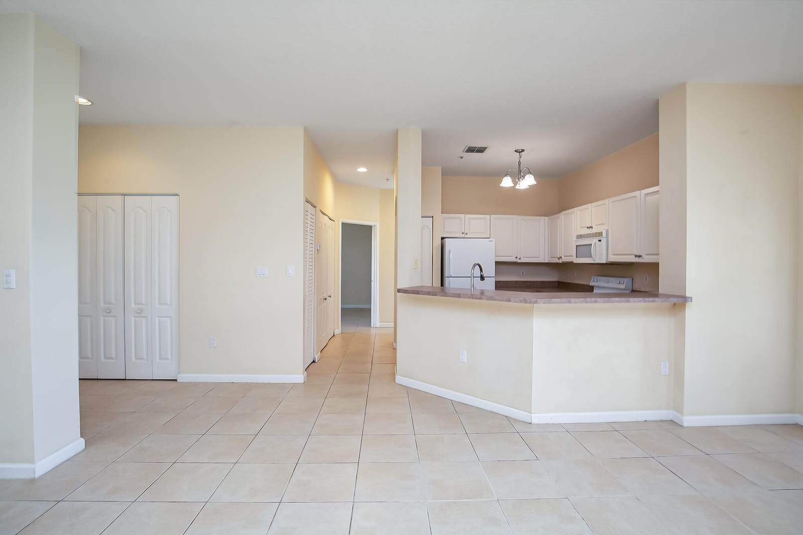 5015 Fairways Circle 305 — photo 8
