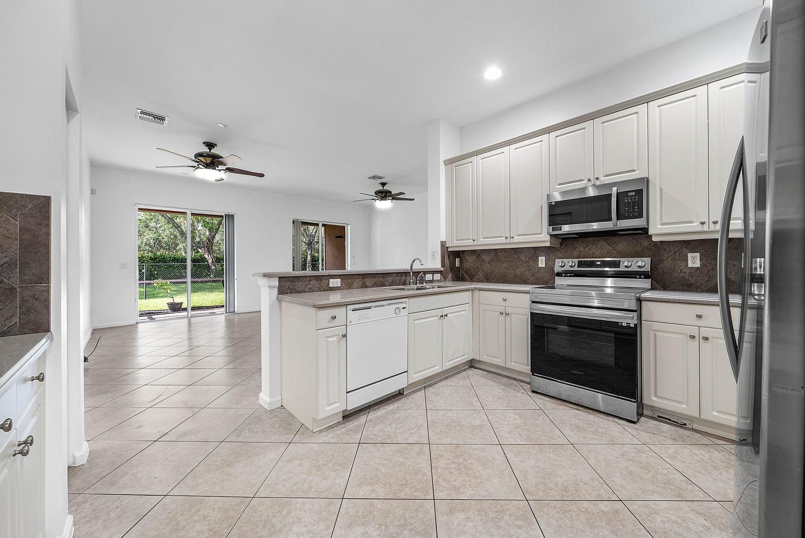 9058 SEDGEWOOD Drive, Lake Worth, FL 33467 photo 13